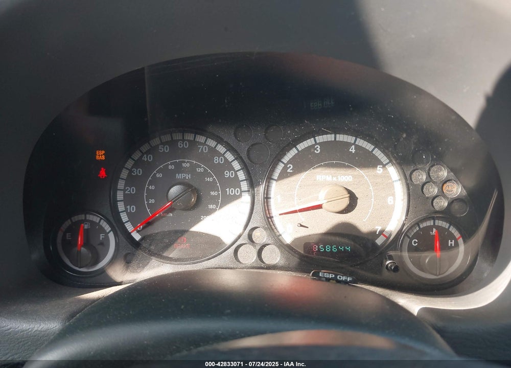 2007 JEEP LIBERTY VIN: 1J4GL48K47W579014