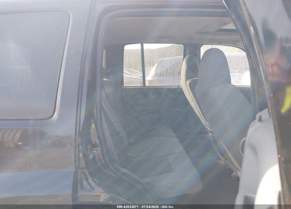 2007 JEEP LIBERTY VIN: 1J4GL48K47W579014