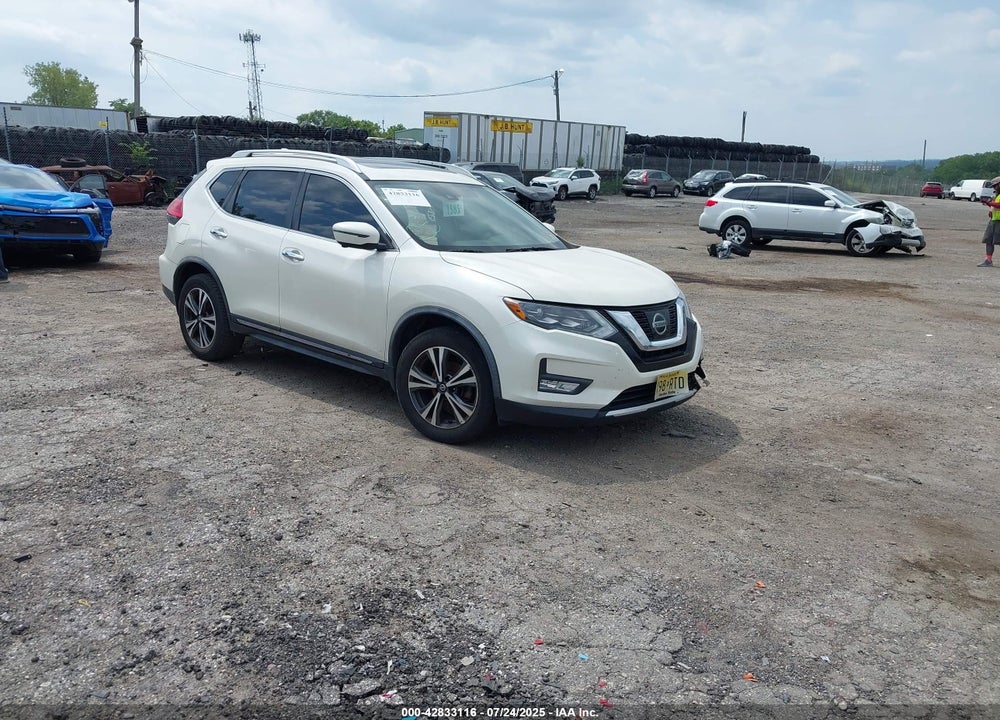 2017 NISSAN ROGUE SL VIN: JN8AT2MV9HW281807