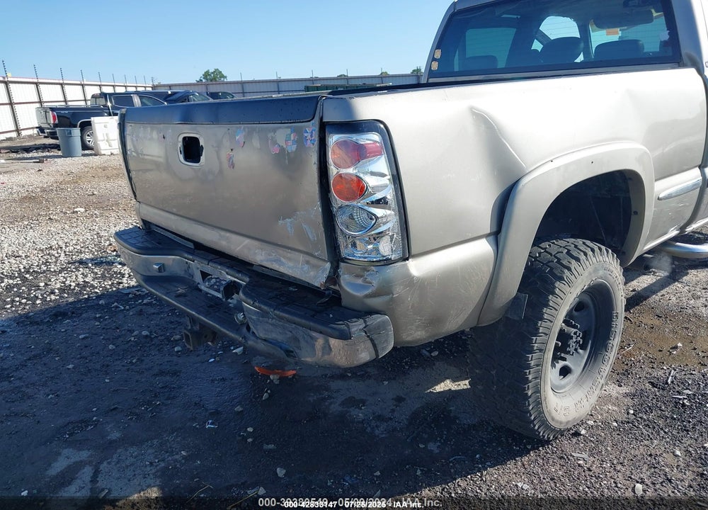 2001 GMC SIERRA 2500HD SLE VIN: 1GTHC23U61F110652