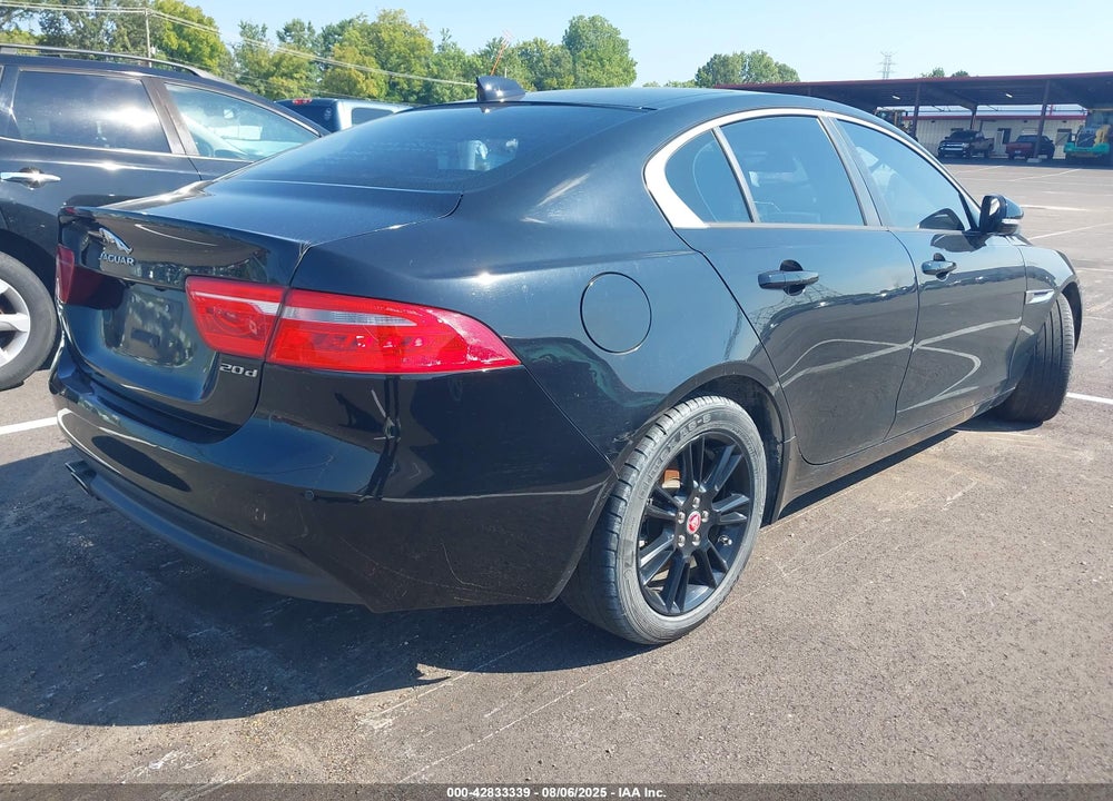 2017 JAGUAR XE 20D PREMIUM VIN: SAJAD4BN1HA952327