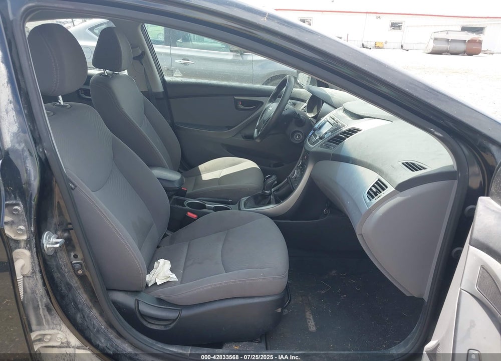 2014 HYUNDAI ELANTRA VIN: KMHDH4AEXEU041615