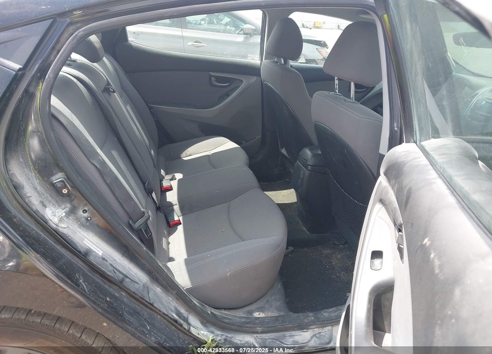 2014 HYUNDAI ELANTRA VIN: KMHDH4AEXEU041615