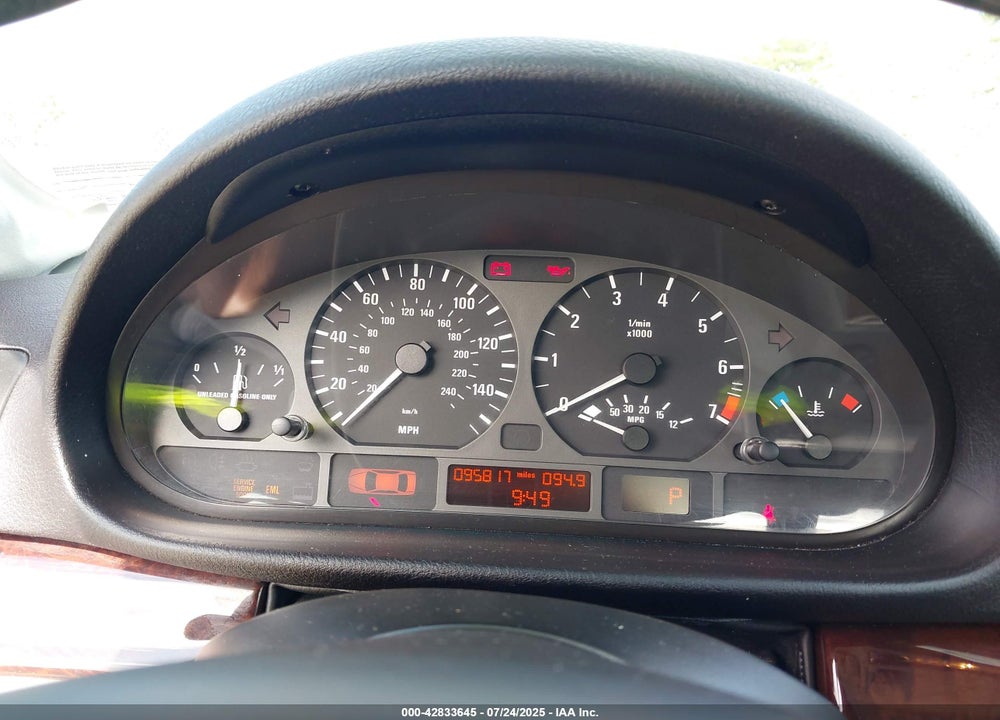 2005 BMW 325I VIN: WBAET37435NJ91136