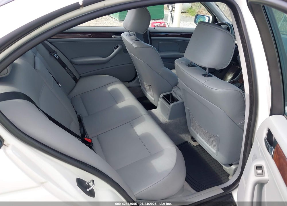 2005 BMW 325I VIN: WBAET37435NJ91136