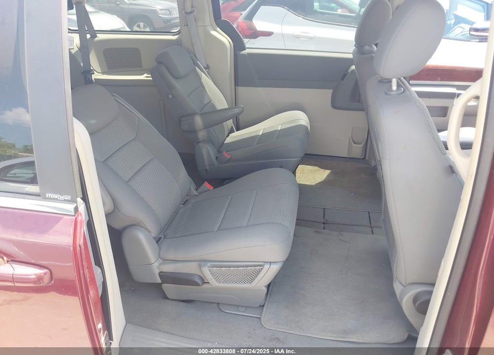 2009 CHRYSLER TOWN & COUNTRY VIN: 2A8HR54109R572142