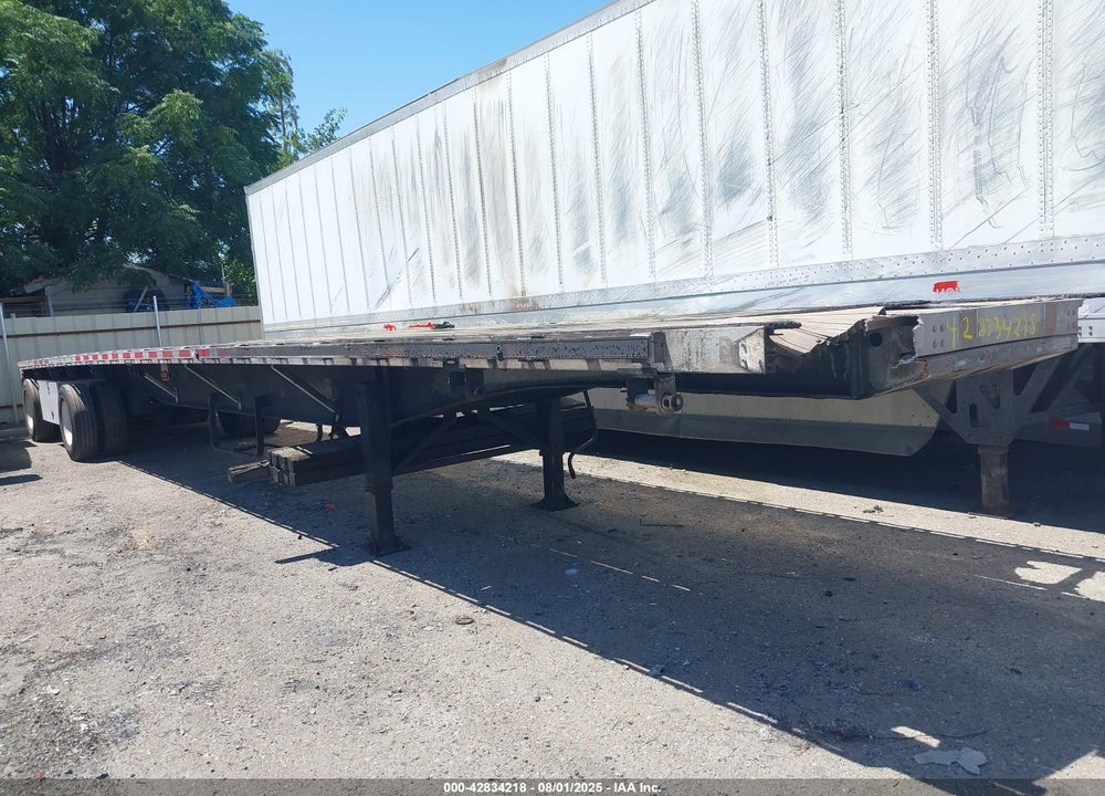 2000 UTILITY TRAILER MFG TRAILER VIN: 1UYFS2484YA210303