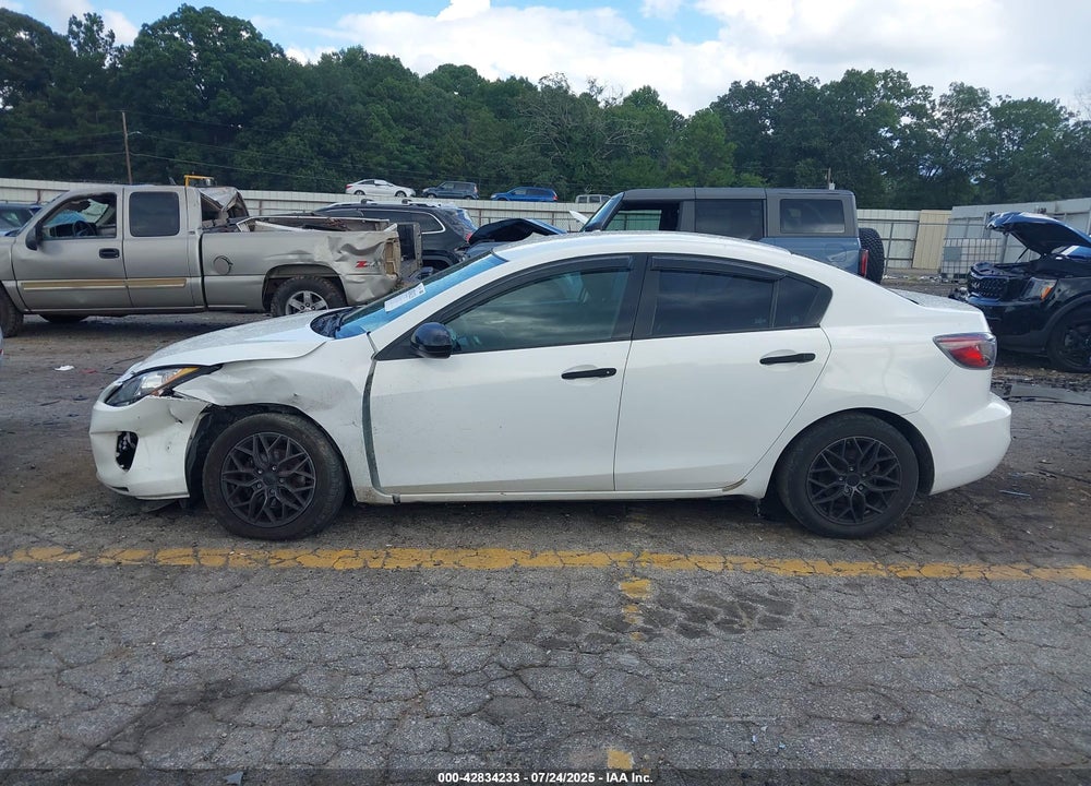 2013 MAZDA 3 VIN: JM1BL1U76D1747745