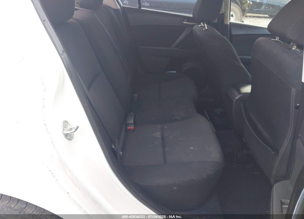 2013 MAZDA 3 VIN: JM1BL1U76D1747745