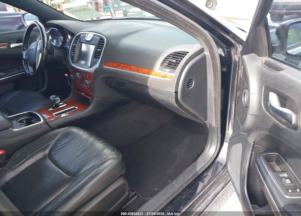 2014 CHRYSLER 300 VIN: 2C3CCAAG8EH379908