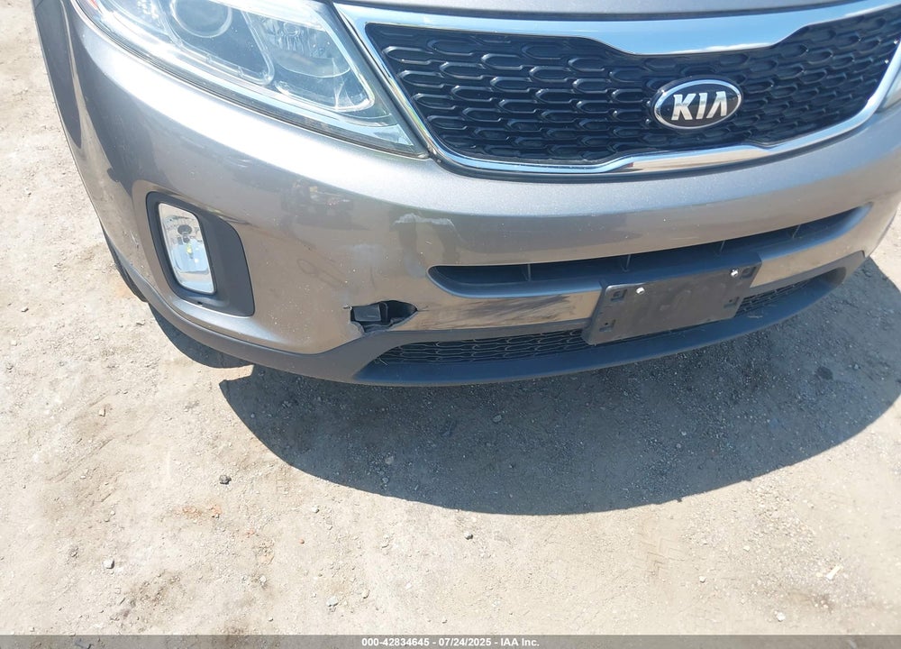 2015 KIA SORENTO VIN: 5XYKTCA64FG640624
