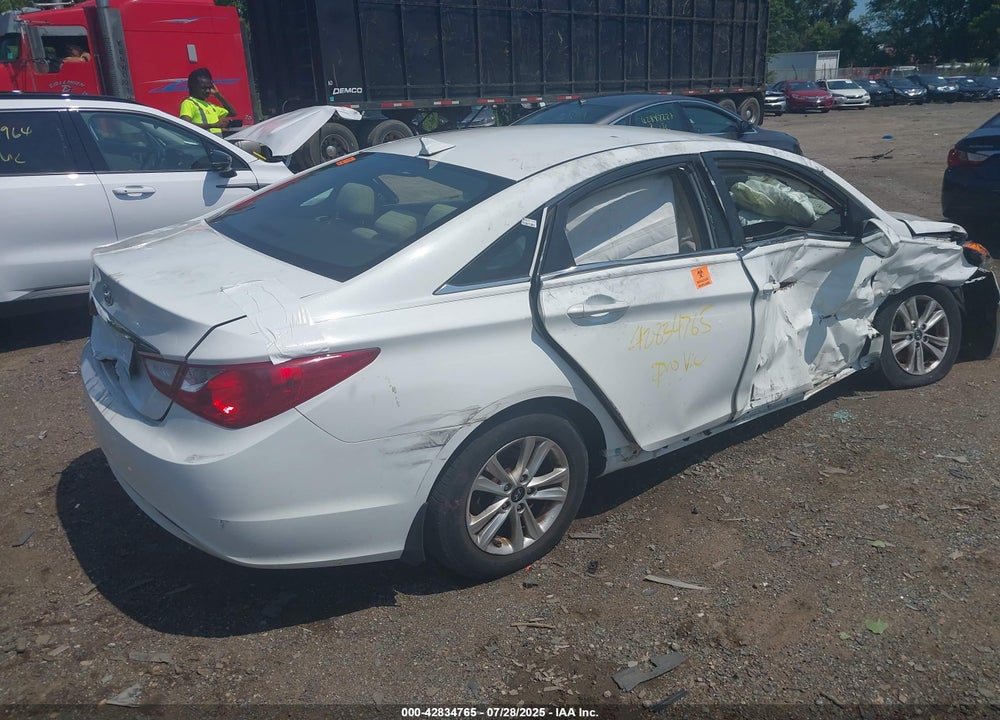 2013 HYUNDAI SONATA VIN: 5NPEB4AC3DH720448