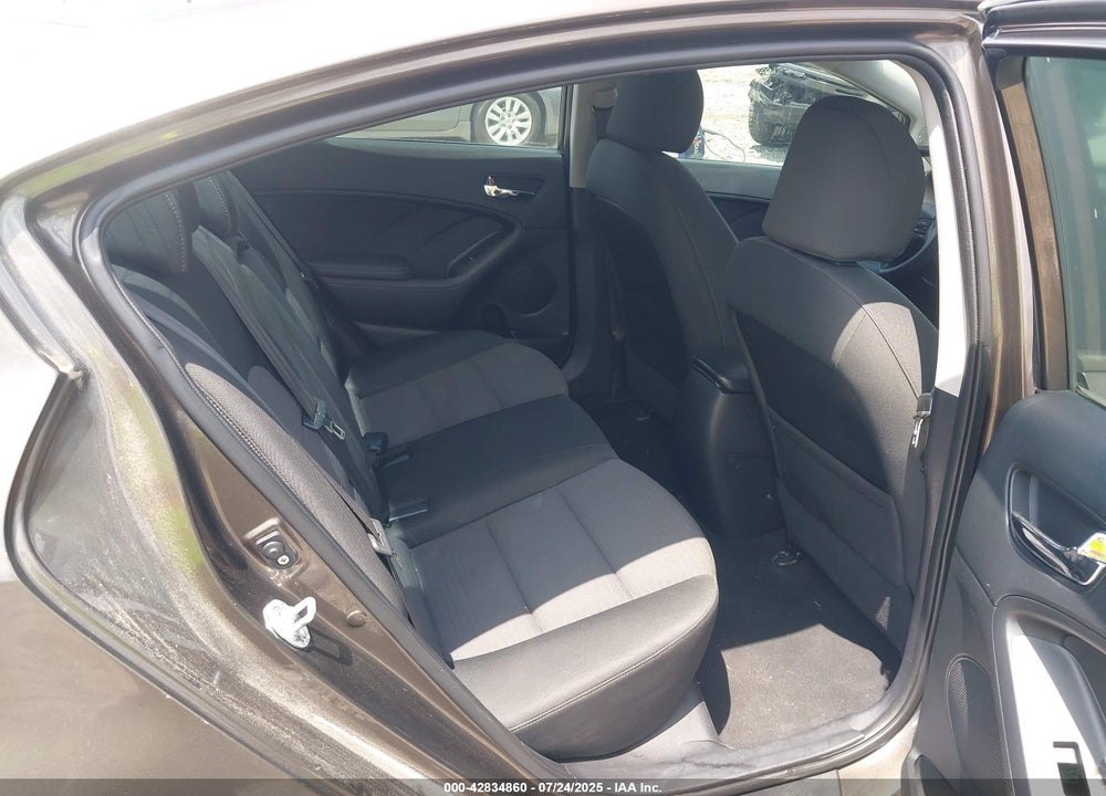 2015 KIA FORTE VIN: KNAFX4A61F5284358