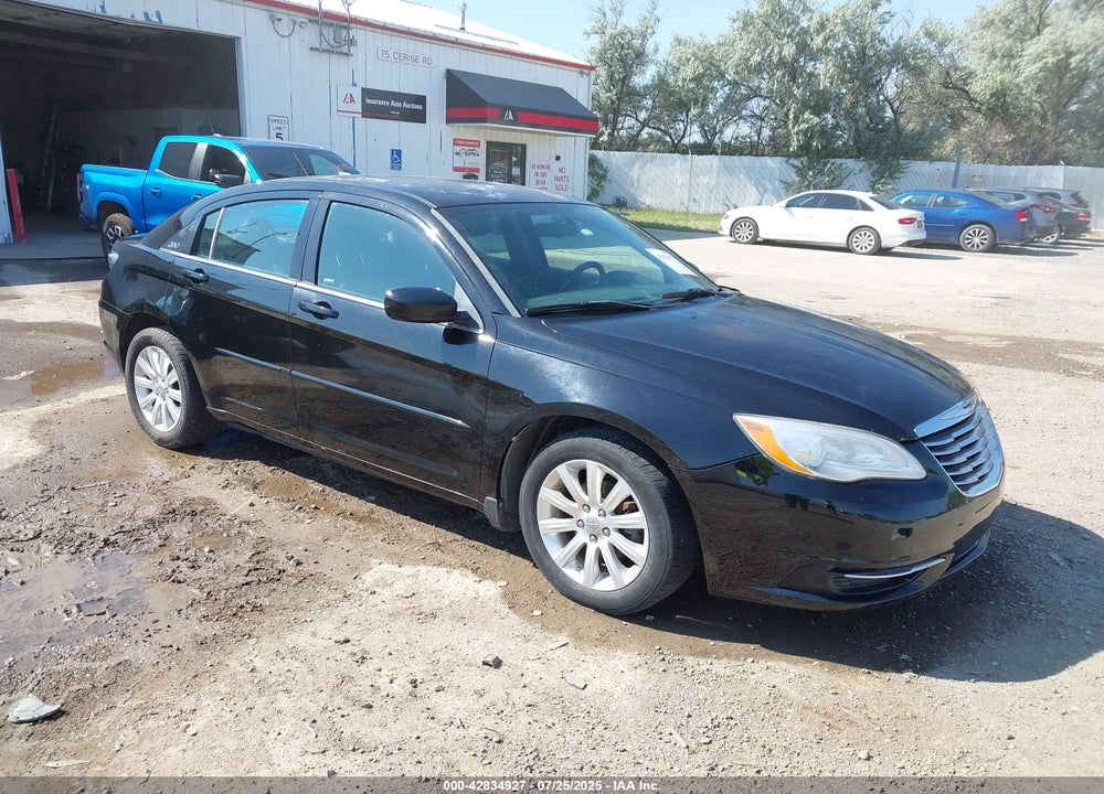 2013 CHRYSLER 200 TOURING VIN: 1C3CCBBB8DN589908