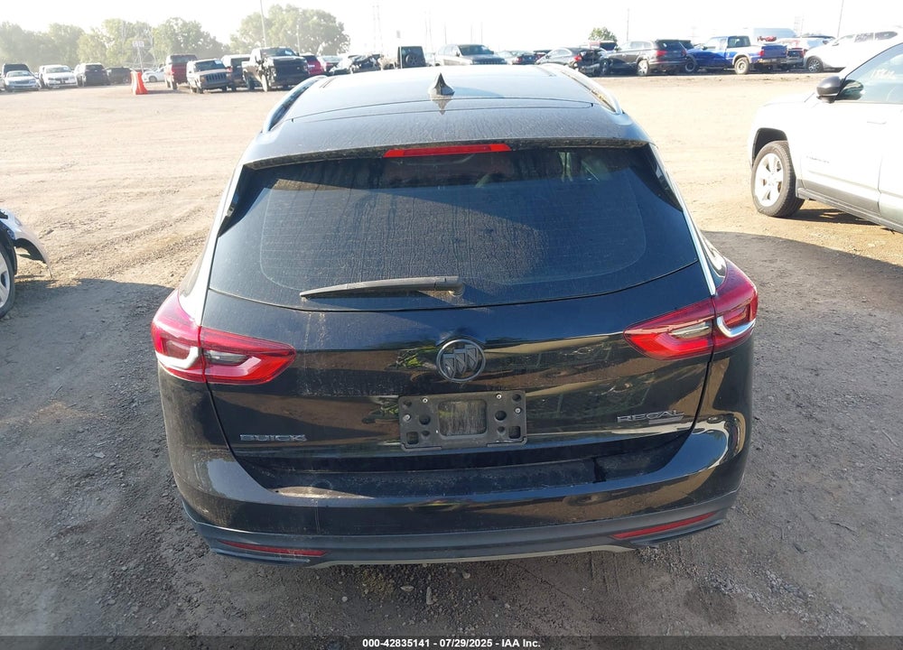 2018 BUICK REGAL TOURX VIN: W04GU8SX4J1161825