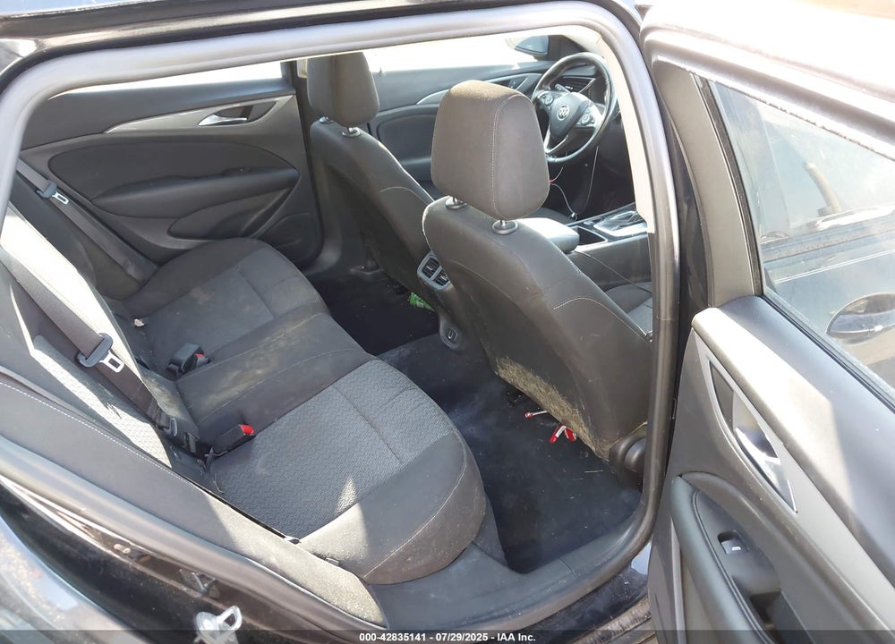 2018 BUICK REGAL TOURX VIN: W04GU8SX4J1161825