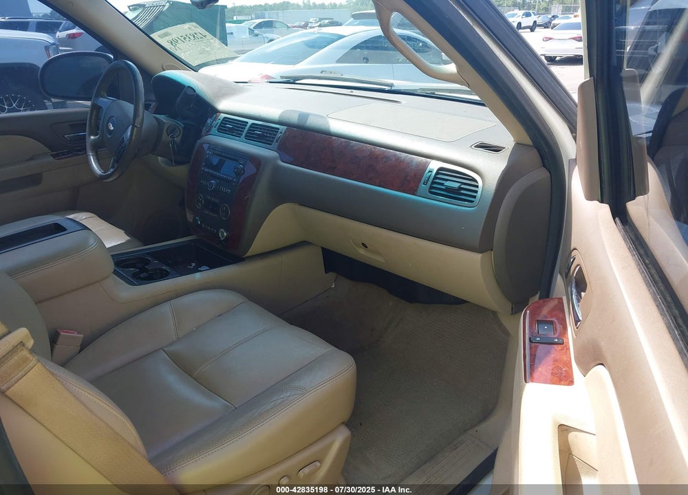 2013 CHEVROLET SUBURBAN 1500 VIN: 1GNSCJE08DR325101