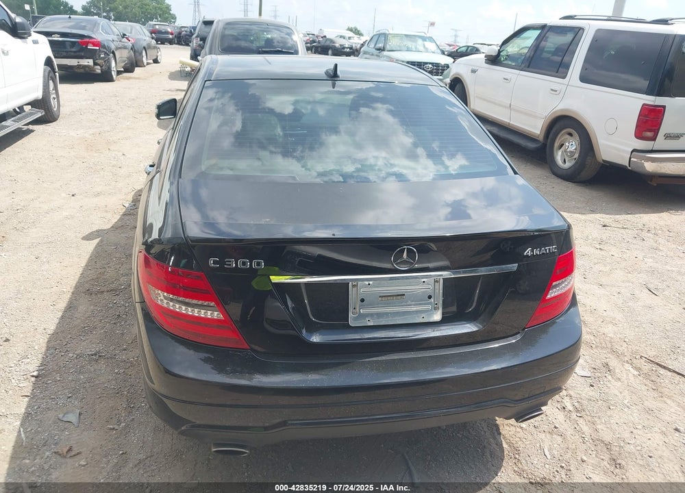 2014 MERCEDES-BENZ C CLASS VIN: WDDGF8AB0EA953925