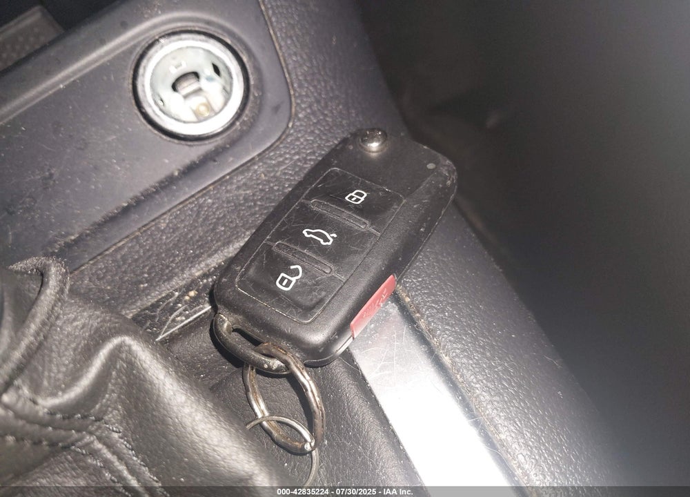 2016 VOLKSWAGEN TIGUAN S VIN: WVGBV7AX1GW528194