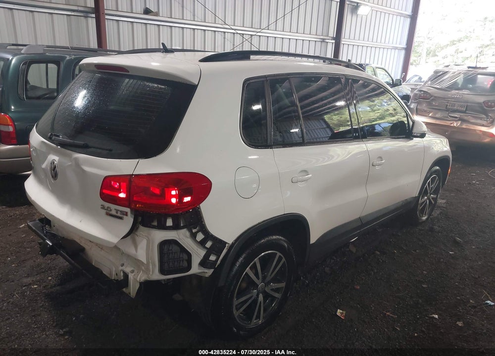2016 VOLKSWAGEN TIGUAN S VIN: WVGBV7AX1GW528194