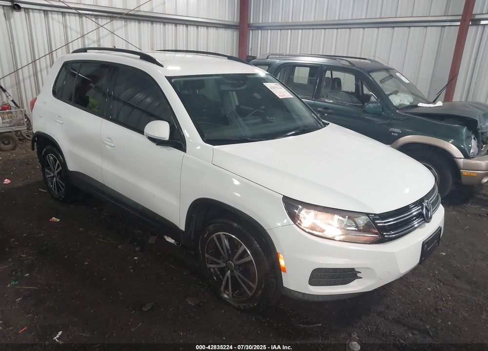 2016 VOLKSWAGEN TIGUAN S VIN: WVGBV7AX1GW528194