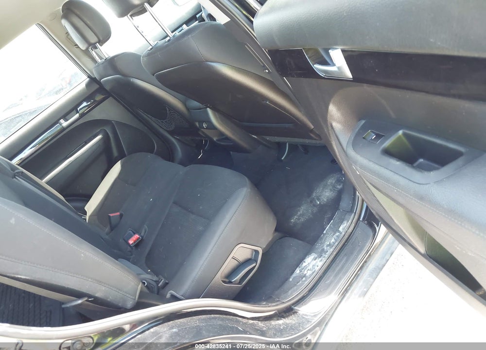 2015 KIA SORENTO VIN: 5XYKT3A64FG621281