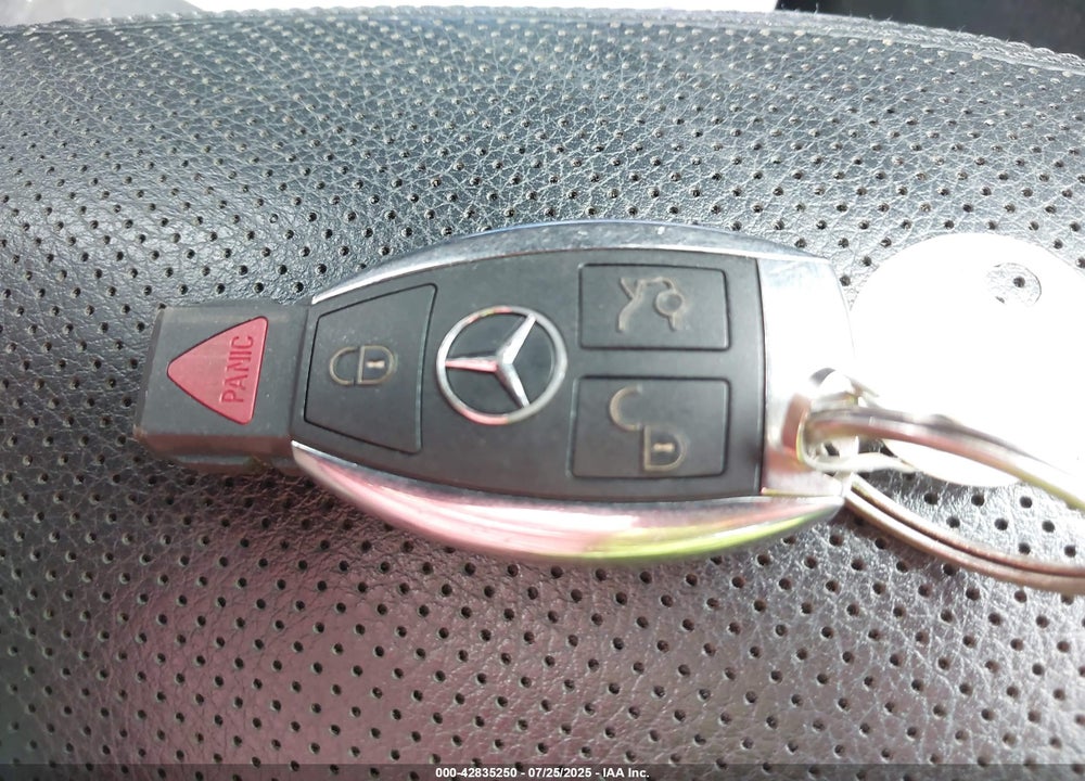 2012 MERCEDES-BENZ S CLASS VIN: WDDNG7DB9CA430121