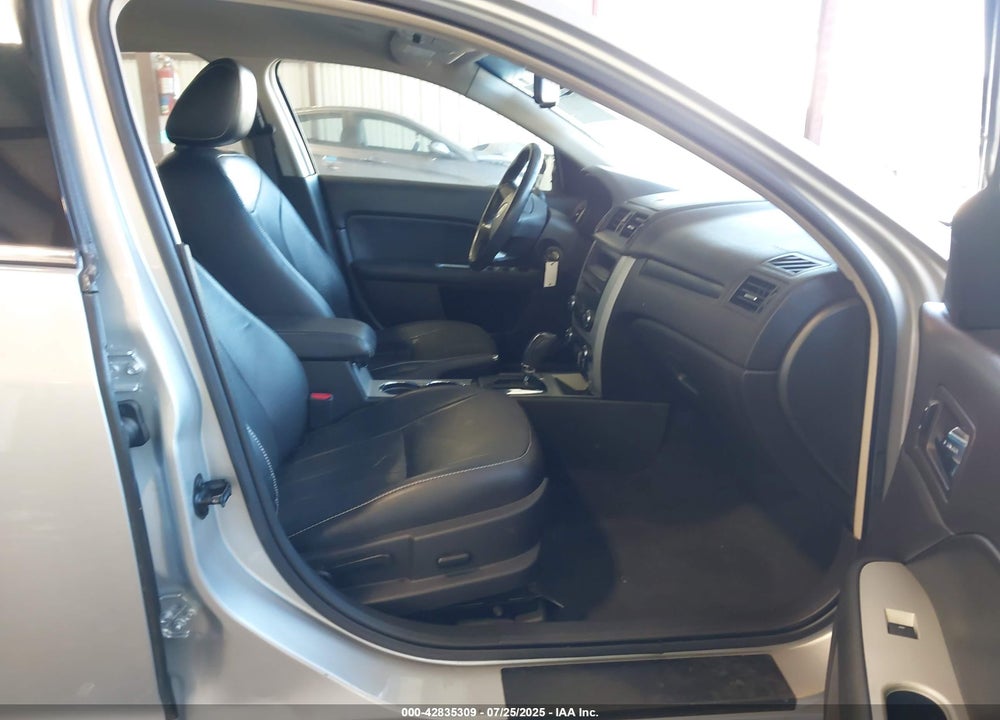 2010 MERCURY MILAN VIN: 3MEHM0JG7AR661026