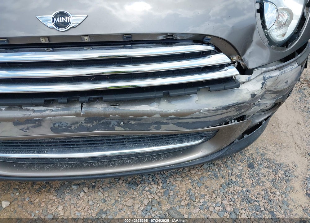 2011 MINI COOPER CLUBMAN VIN: WMWZF3C52BT188677