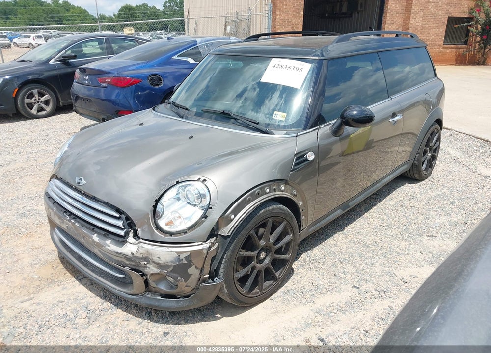 2011 MINI COOPER CLUBMAN VIN: WMWZF3C52BT188677