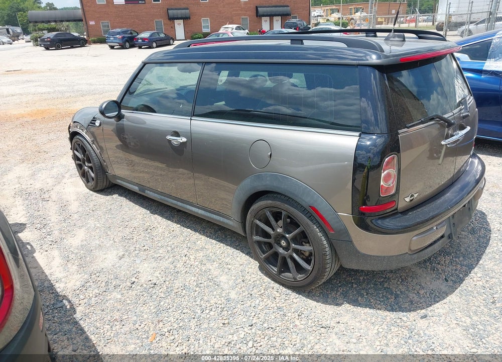2011 MINI COOPER CLUBMAN VIN: WMWZF3C52BT188677