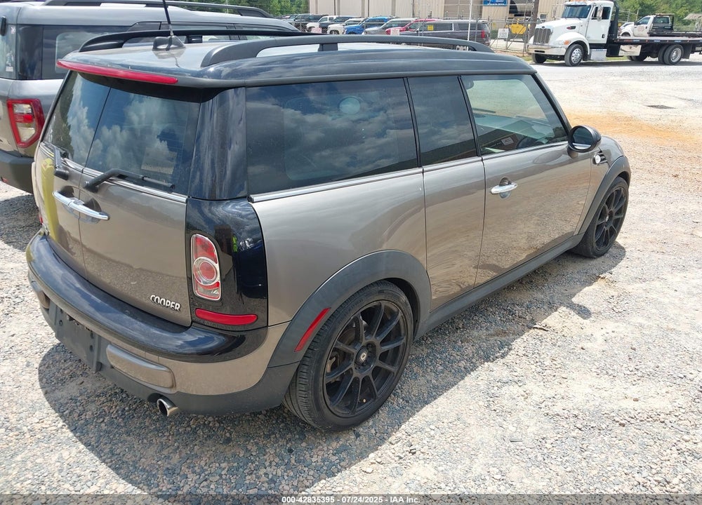 2011 MINI COOPER CLUBMAN VIN: WMWZF3C52BT188677
