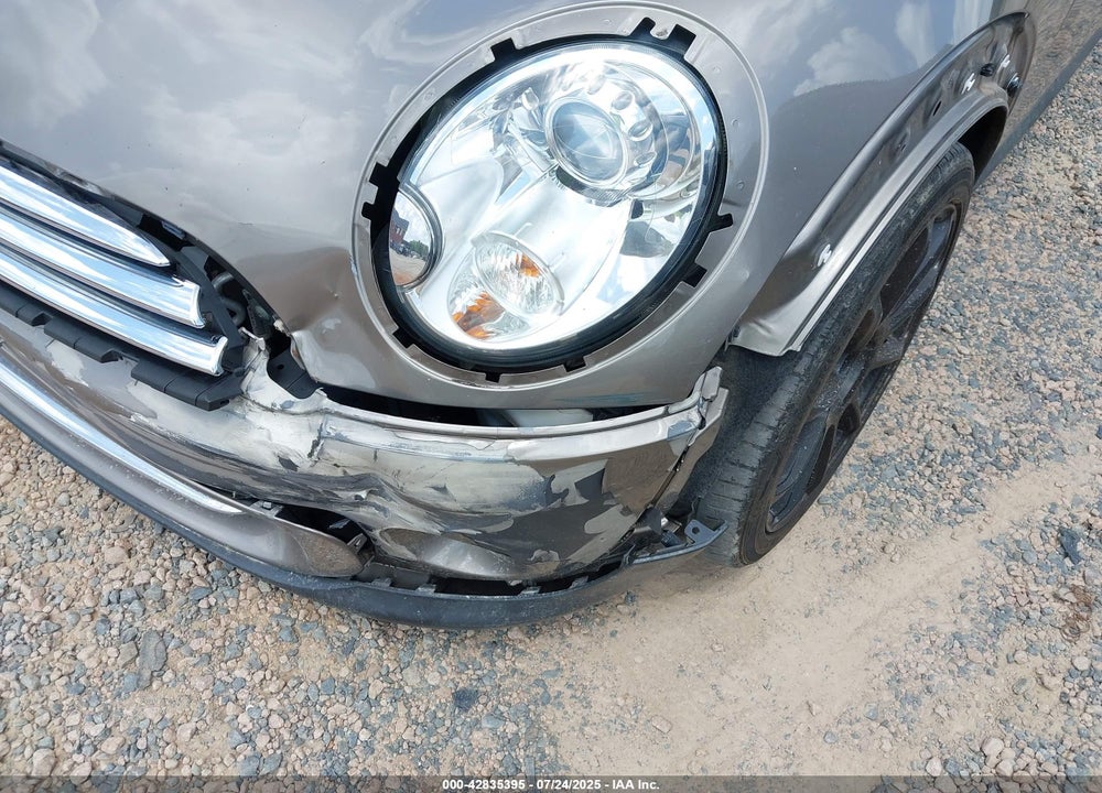 2011 MINI COOPER CLUBMAN VIN: WMWZF3C52BT188677