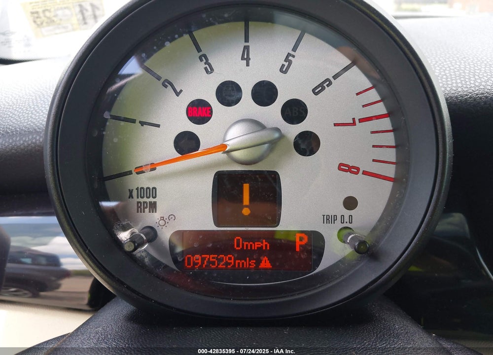 2011 MINI COOPER CLUBMAN VIN: WMWZF3C52BT188677