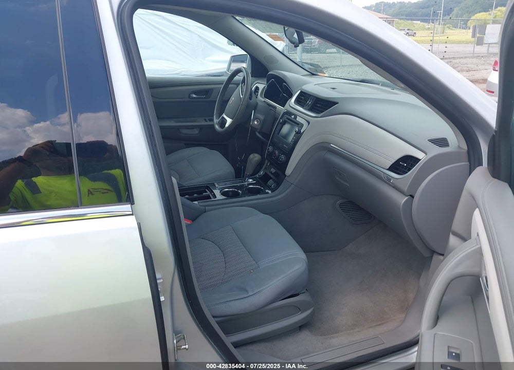 2017 CHEVROLET TRAVERSE VIN: 1GNKVGKD8HJ245905