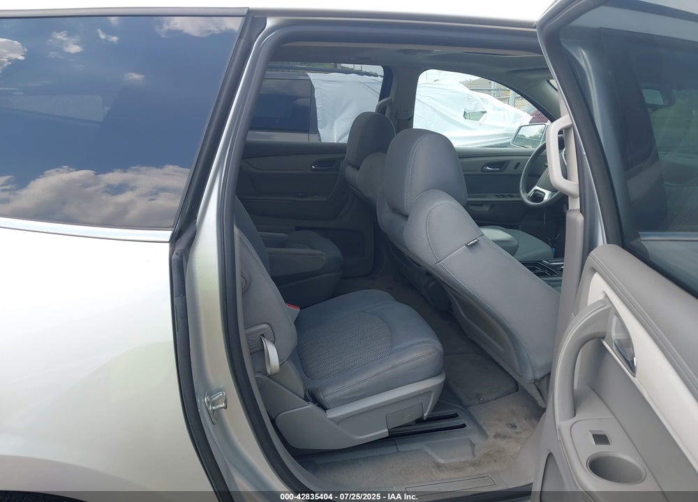 2017 CHEVROLET TRAVERSE VIN: 1GNKVGKD8HJ245905