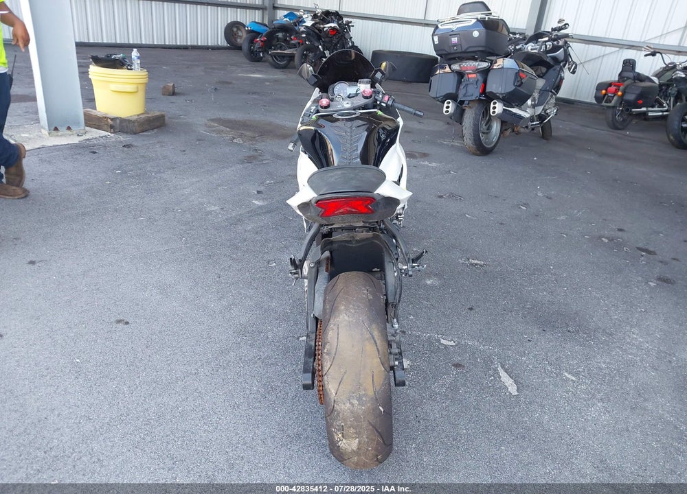 2017 KAWASAKI ZX636 F VIN: JKBZXJF16HA012190