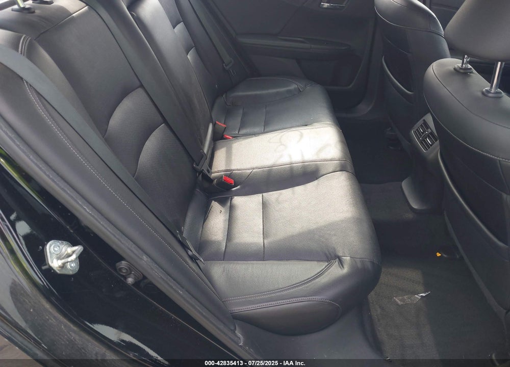 2016 HONDA ACCORD VIN: 1HGCR2F82GA046558