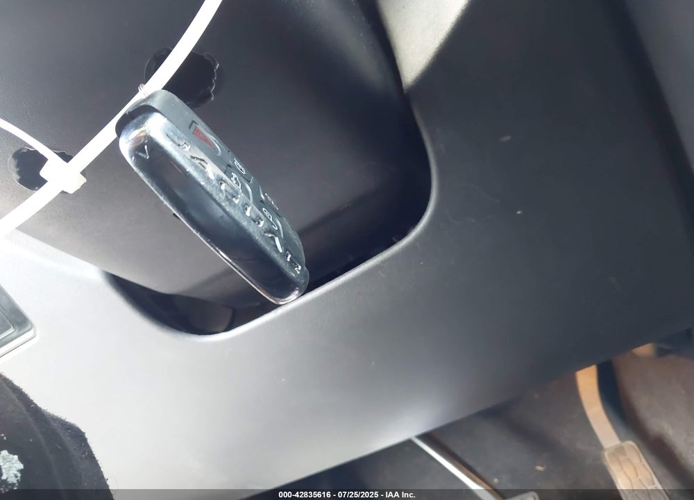 2017 JAGUAR F-PACE VIN: SADCK2BV3HA061025