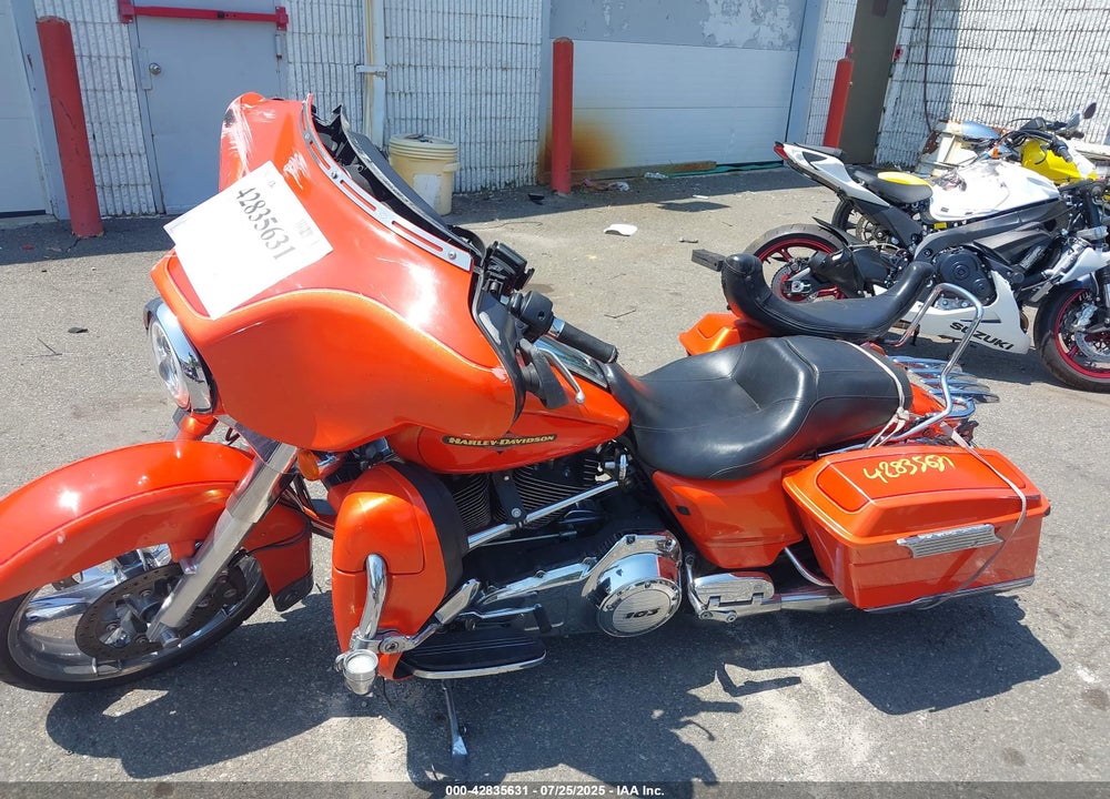 2012 HARLEY-DAVIDSON FLHX STREET GLIDE VIN: 1HD1KBM10CB683516