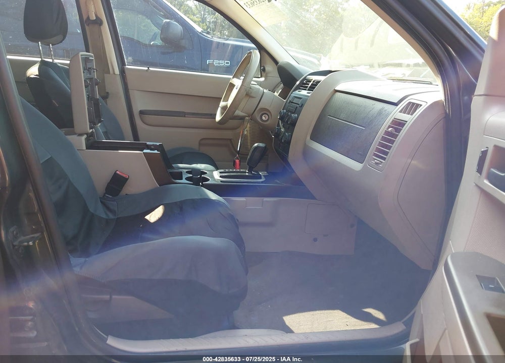 2008 FORD ESCAPE VIN: 1FMCU92Z18KE63620