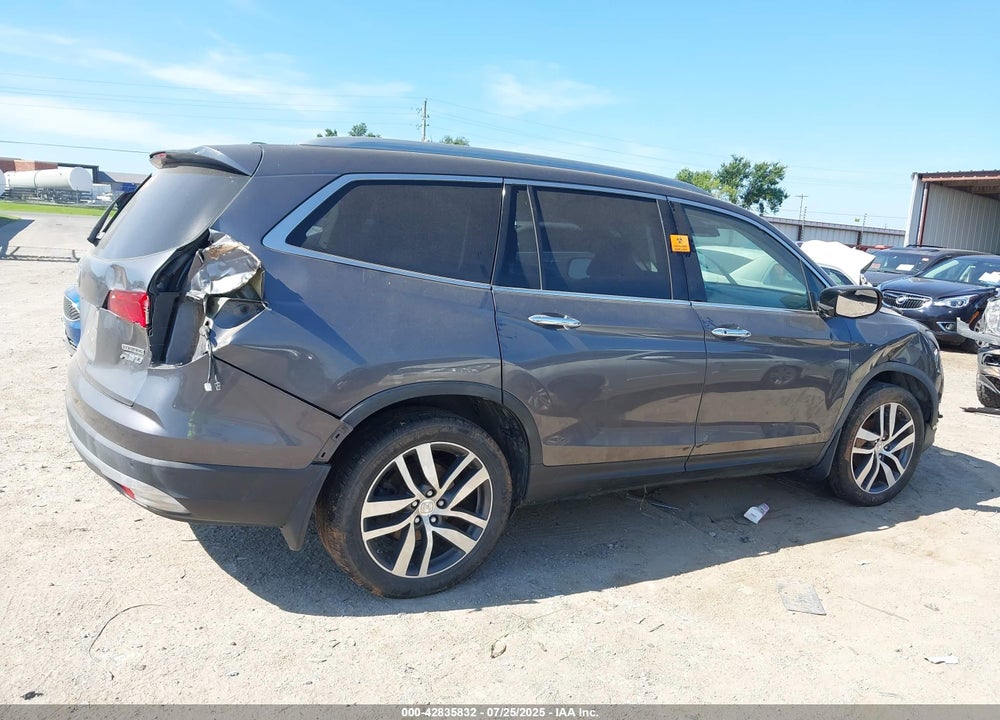 2018 HONDA PILOT VIN: 5FNYF6H93JB000052