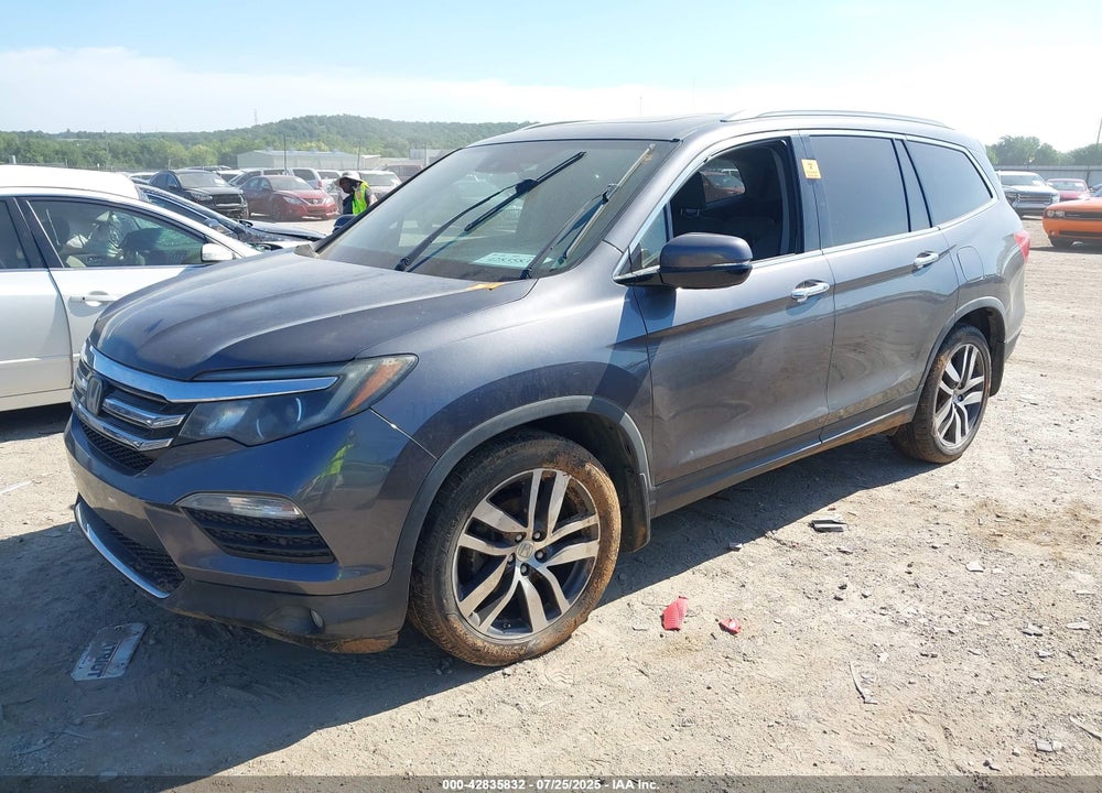 2018 HONDA PILOT VIN: 5FNYF6H93JB000052
