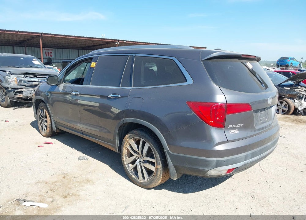 2018 HONDA PILOT VIN: 5FNYF6H93JB000052