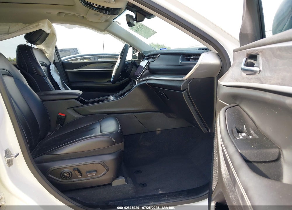 2023 JEEP GRAND CHEROKEE VIN: 1C4RJGBG7PC575664