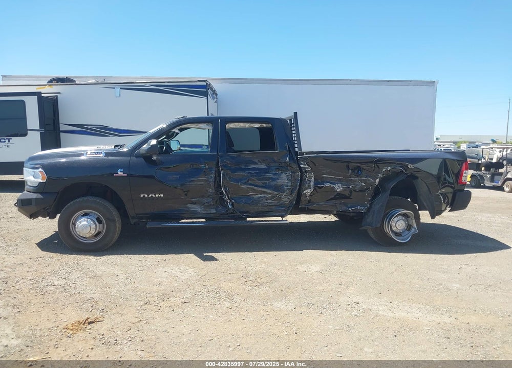 2021 RAM 3500 TRADESMAN  4X4 8' BOX VIN: 3C63RRGL4MG617790