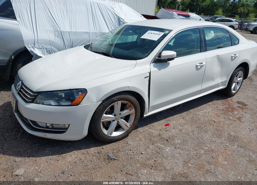 2015 VOLKSWAGEN PASSAT VIN: 1VWAS7A30FC108638
