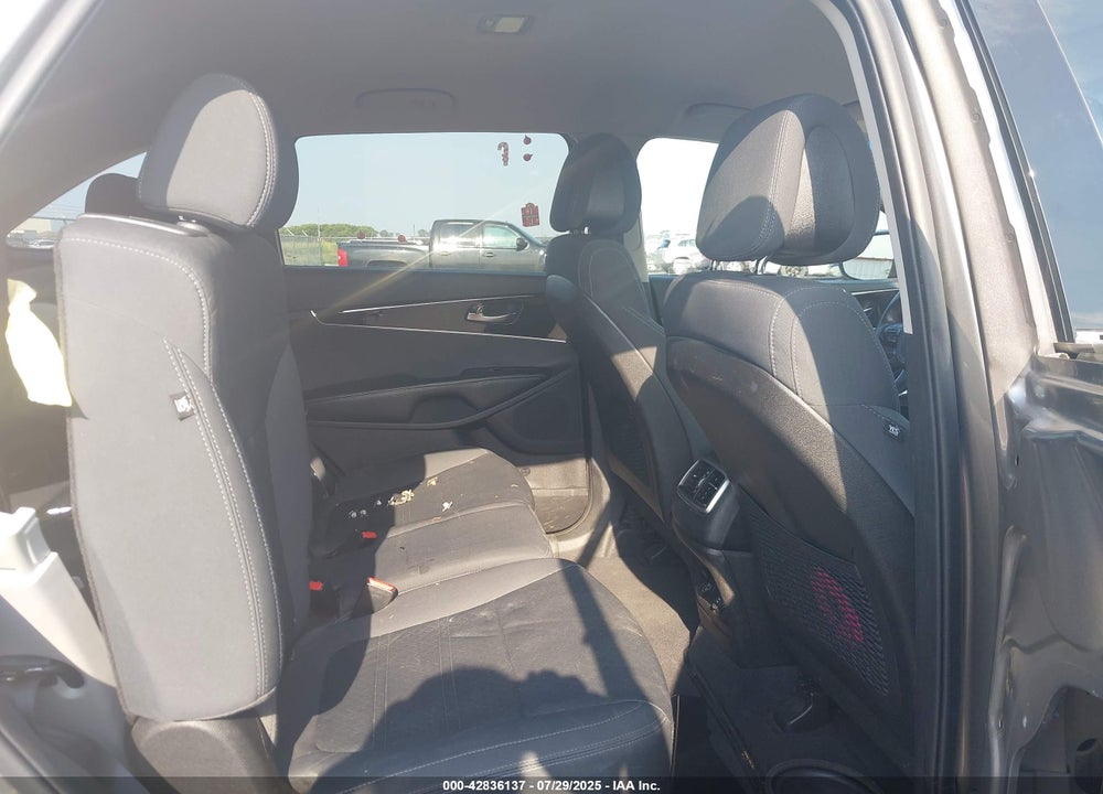 2016 KIA SORENTO 2.4L LX VIN: 5XYPGDA30GG087316