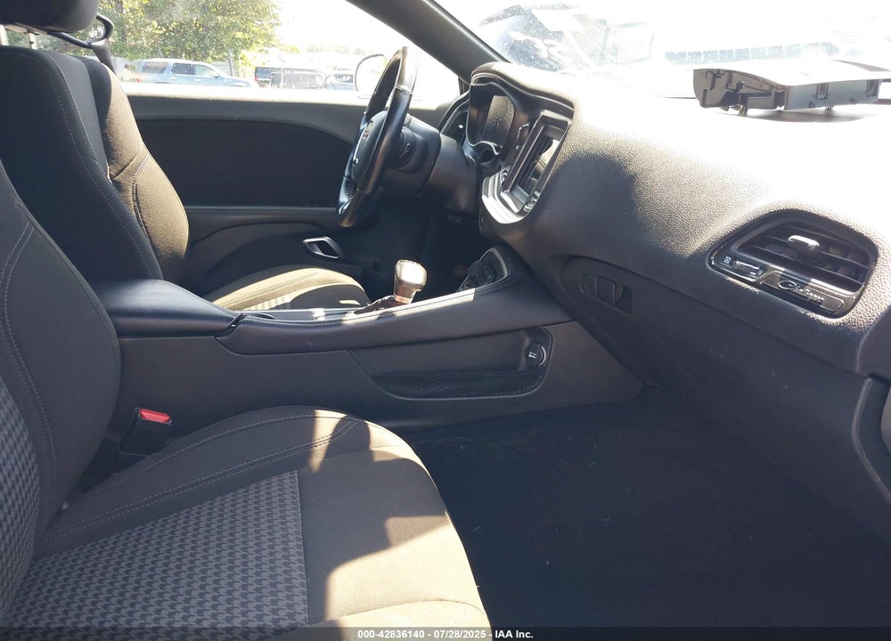 2020 DODGE CHALLENGER SXT VIN: 2C3CDZAG4LH185224