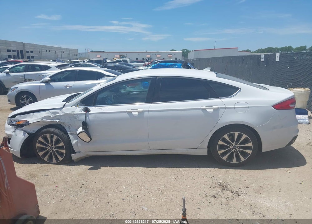 2020 FORD FUSION VIN: 3FA6P0T90LR251112